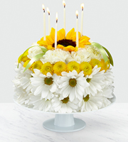 The FTD� Birthday Smiles� Floral Cake